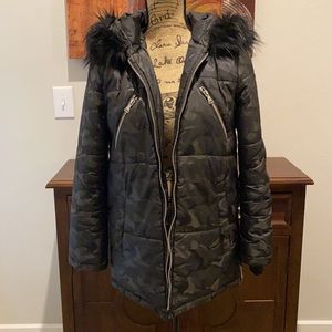 Express Camouflage Puffer Jacket with Faux Fur Trim